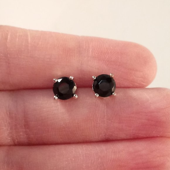 Women's 925 Silver Black Onyx Diamond Zircon Stud Earrings 6mm or .84ctw ea Gift - Picture 5 of 6